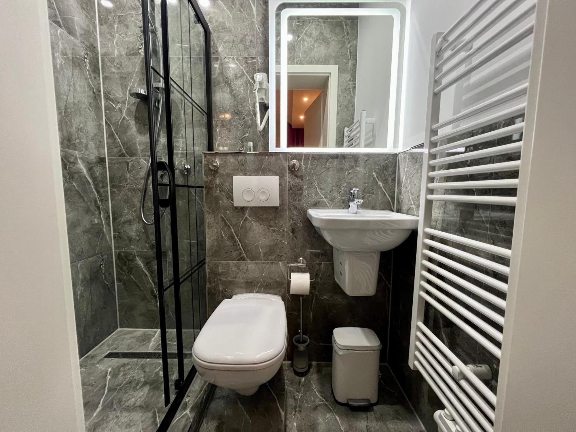 Durmaz Hotel Ганновер Экстерьер фото