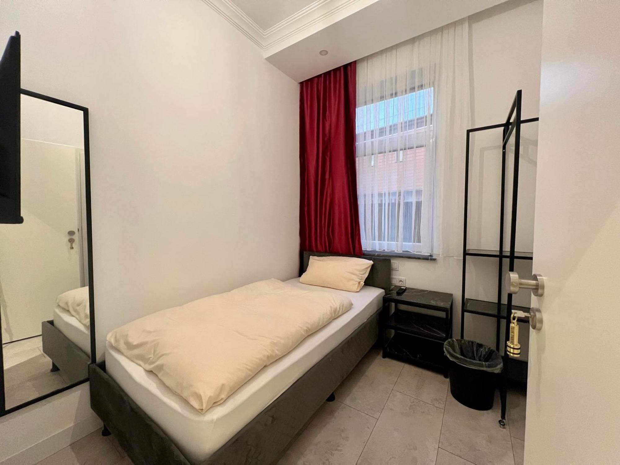 Durmaz Hotel Ганновер Экстерьер фото